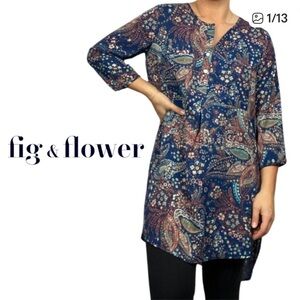 FIG AND FLOWER Navy Paisley Floral Tunic Blouse Anthropologie Top Size Small